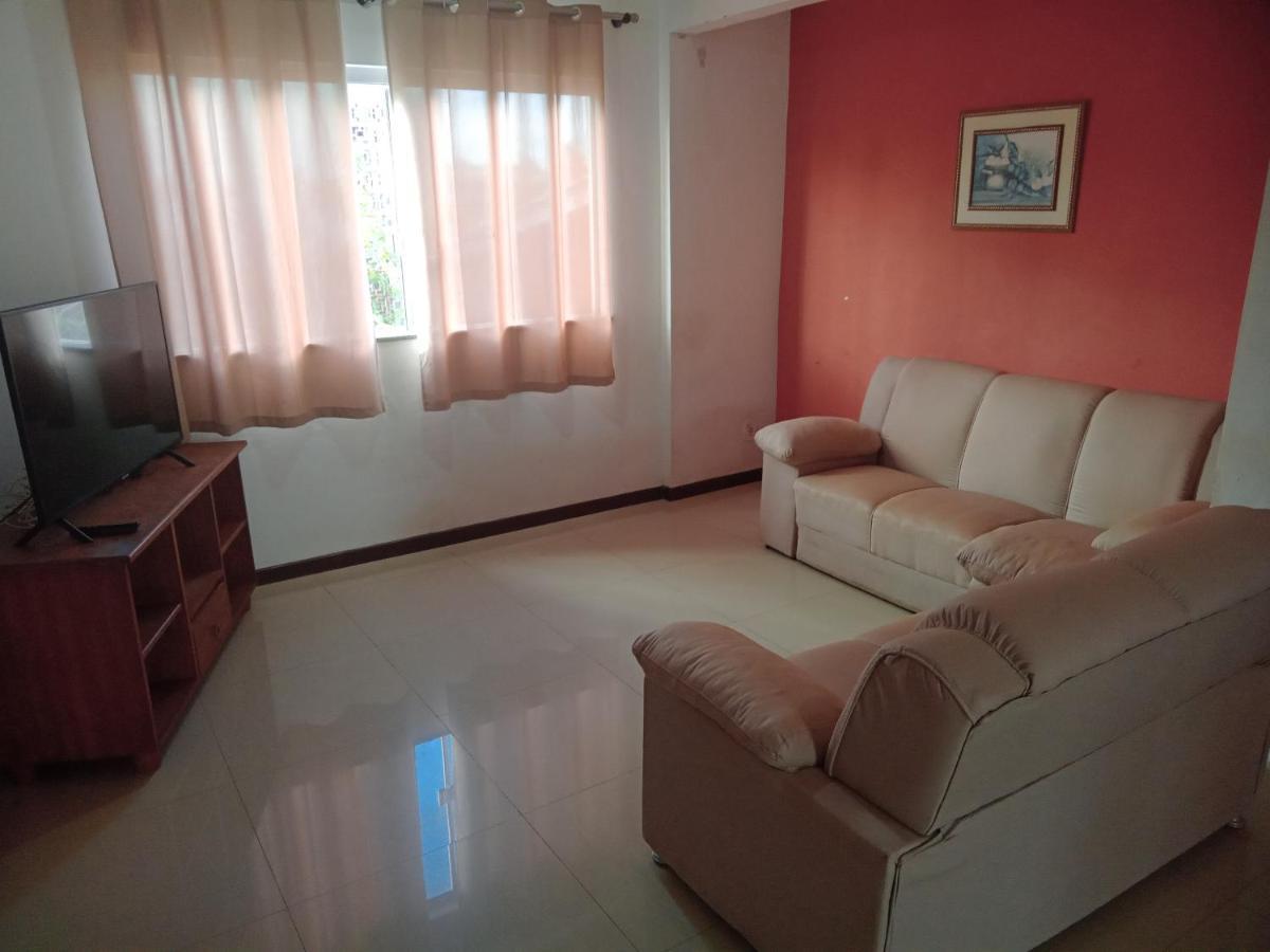 Apts E Suites Em Stella Maris السلفادور المظهر الخارجي الصورة